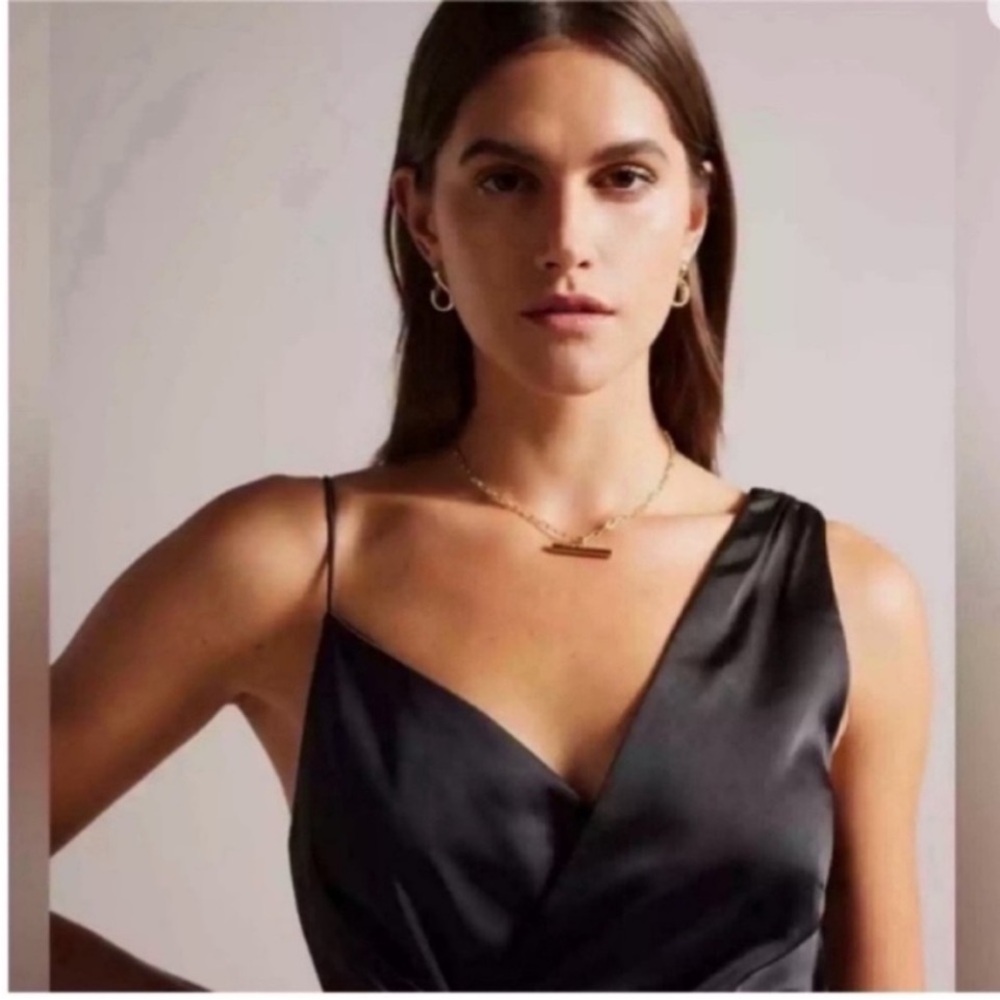 Ted Baker Odellia Elegant Black Satin Like Feel Sz US 6 Or Ted Sz 2 - Picture 3 of 5